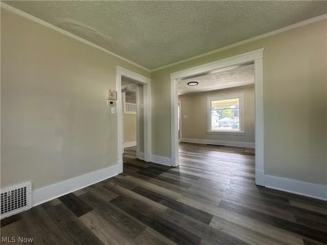 23 Helen Avenue Niles OH 44446