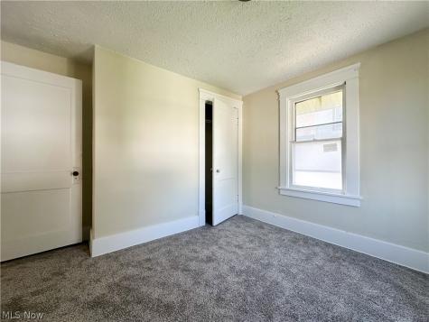 23 Helen Avenue Niles OH 44446