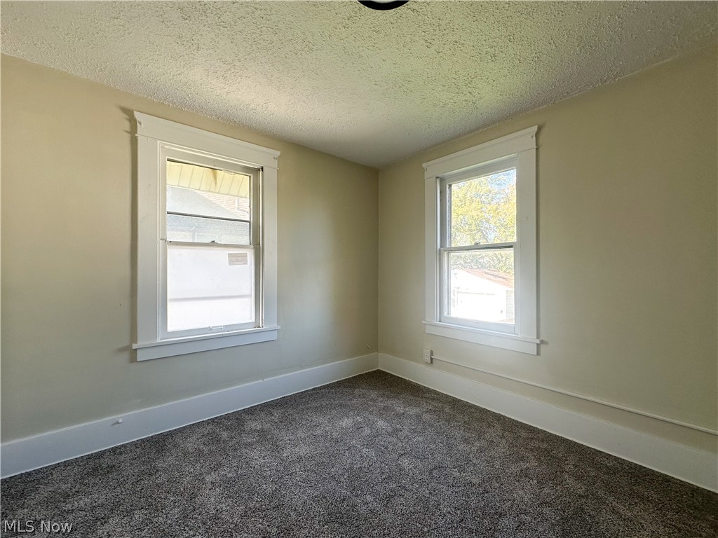 23 Helen Avenue Niles OH 44446