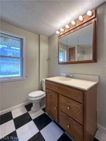 23 Helen Avenue Niles OH 44446