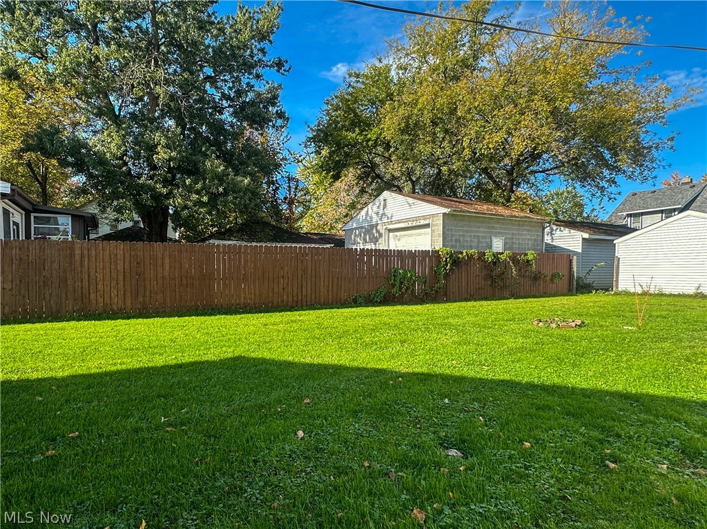 23 Helen Avenue Niles OH 44446