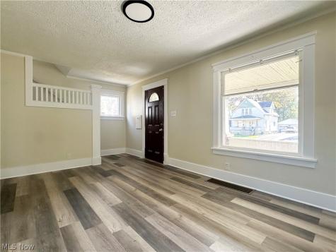 23 Helen Avenue Niles OH 44446