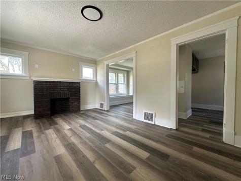 23 Helen Avenue Niles OH 44446