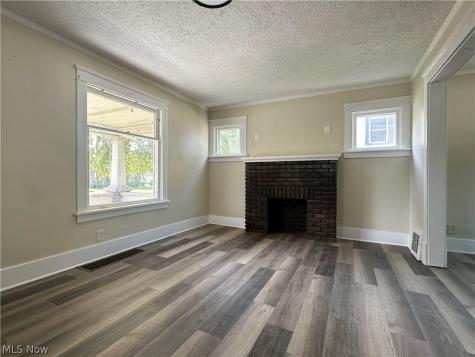 23 Helen Avenue Niles OH 44446