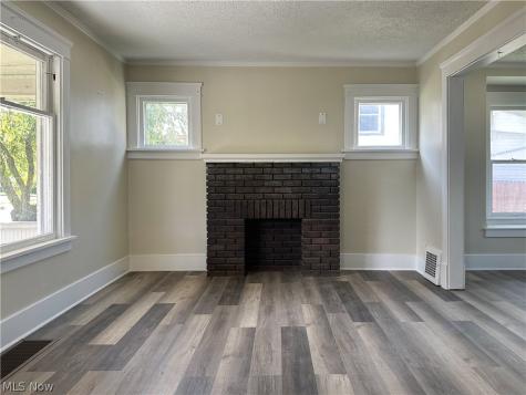23 Helen Avenue Niles OH 44446