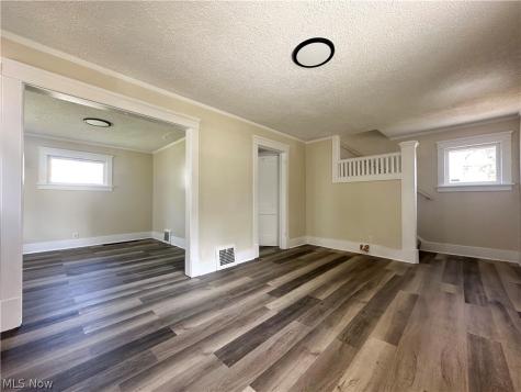 23 Helen Avenue Niles OH 44446