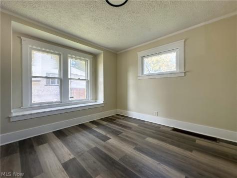 23 Helen Avenue Niles OH 44446
