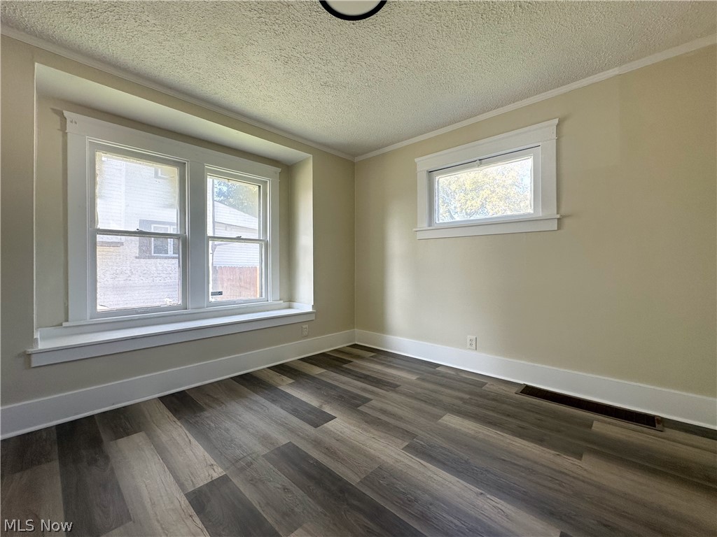 23 Helen Avenue Niles OH 44446