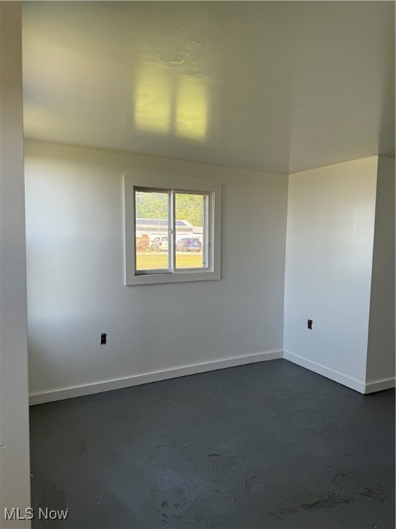 4394 Lake Road N Geneva OH 44041