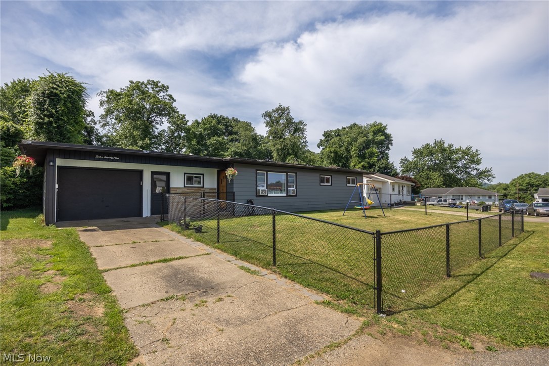 1279 Stewart Lane Coshocton OH 43812