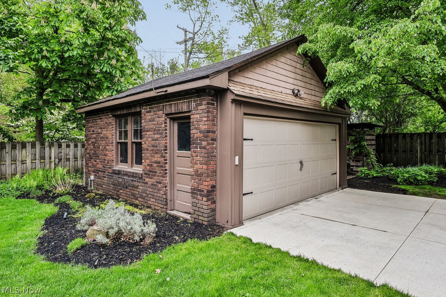 13810 Larchmere Boulevard Cleveland OH 44120