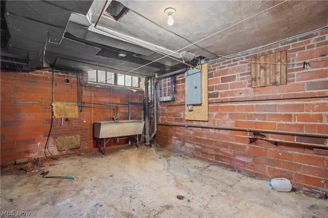 959 Allison Avenue Lorain OH 44052