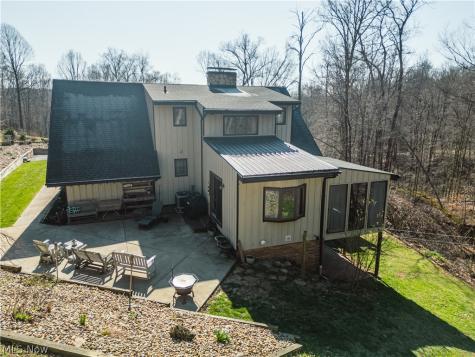 8463 Private Road 577 Millersburg OH 44654