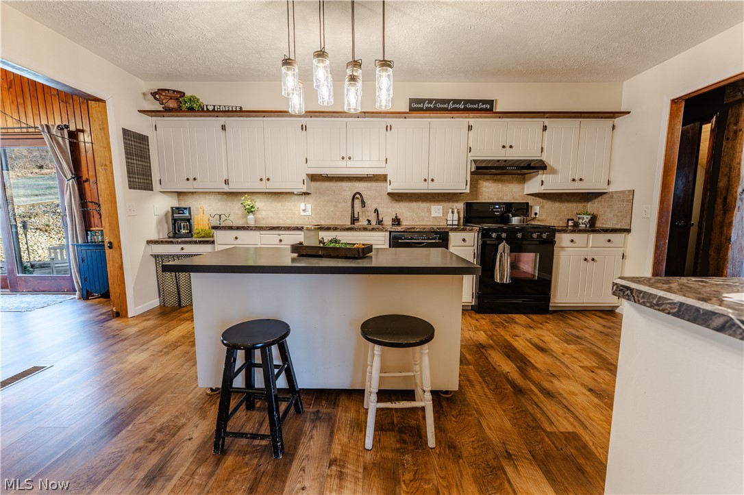 8463 Private Road 577 Millersburg OH 44654