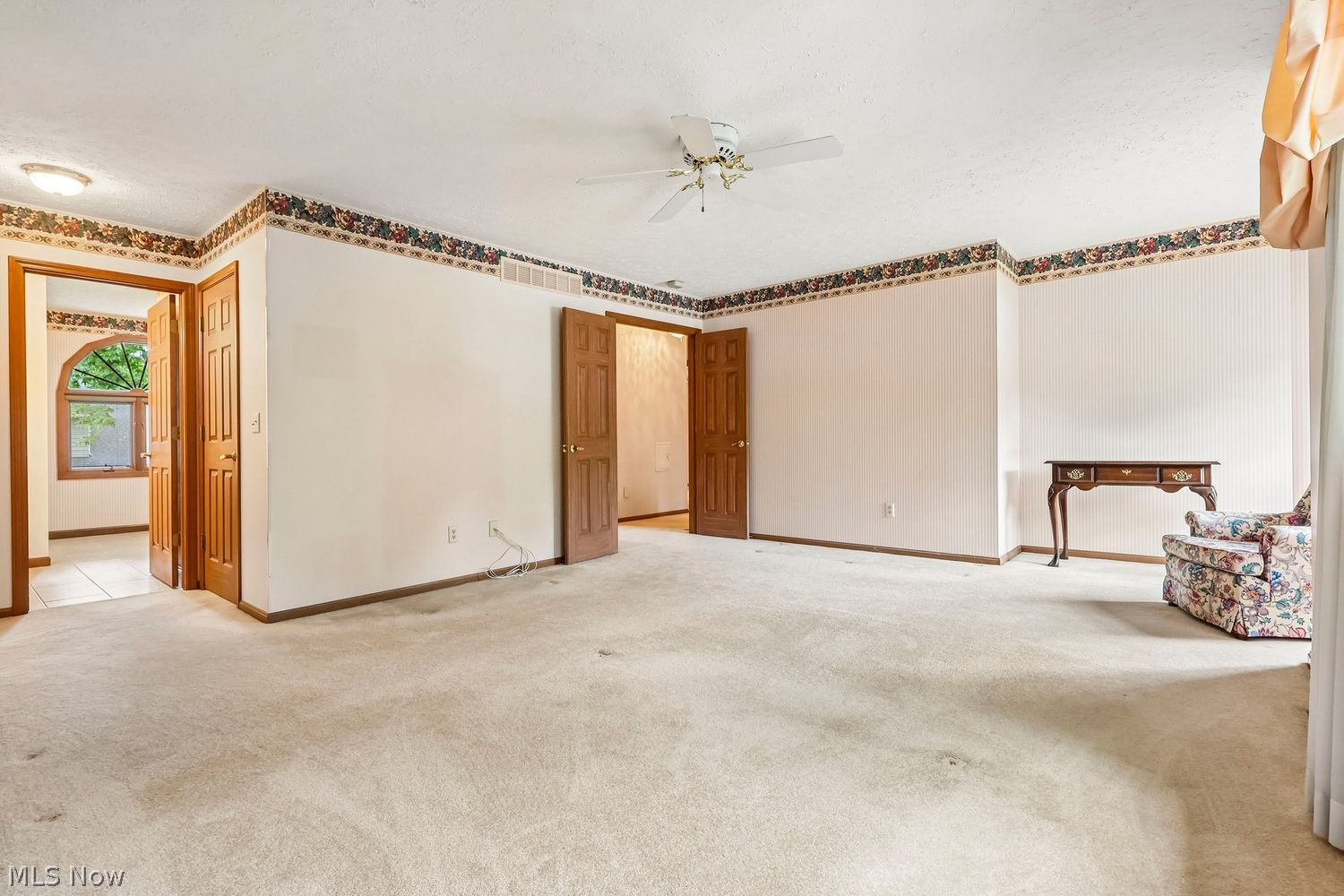 5523 Pheasants Walk Drive North Olmsted OH 44070