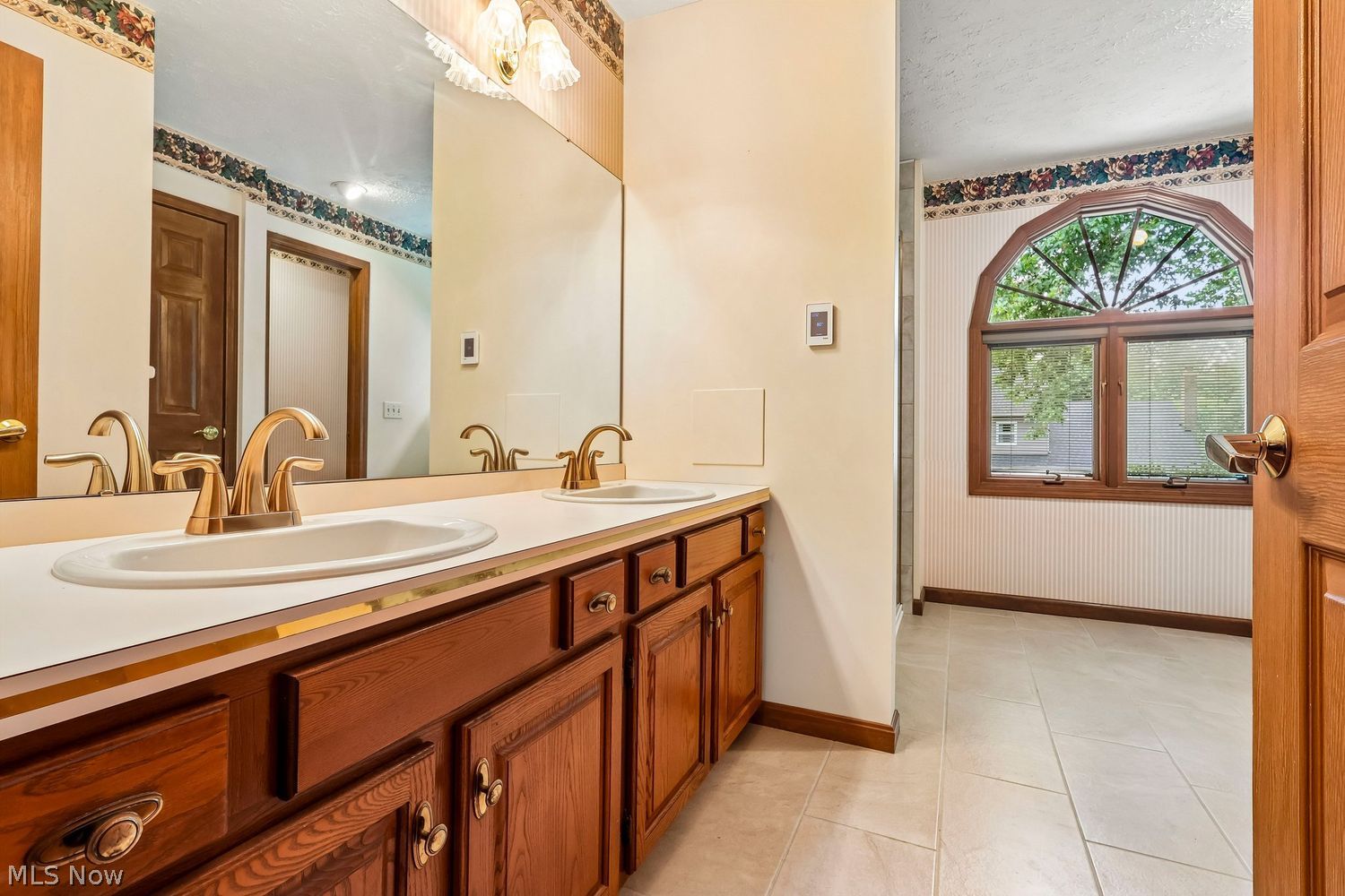 5523 Pheasants Walk Drive North Olmsted OH 44070