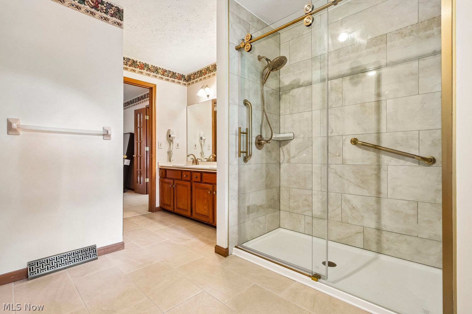 5523 Pheasants Walk Drive North Olmsted OH 44070