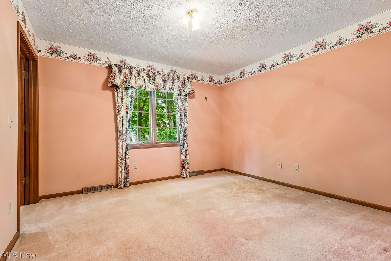 5523 Pheasants Walk Drive North Olmsted OH 44070