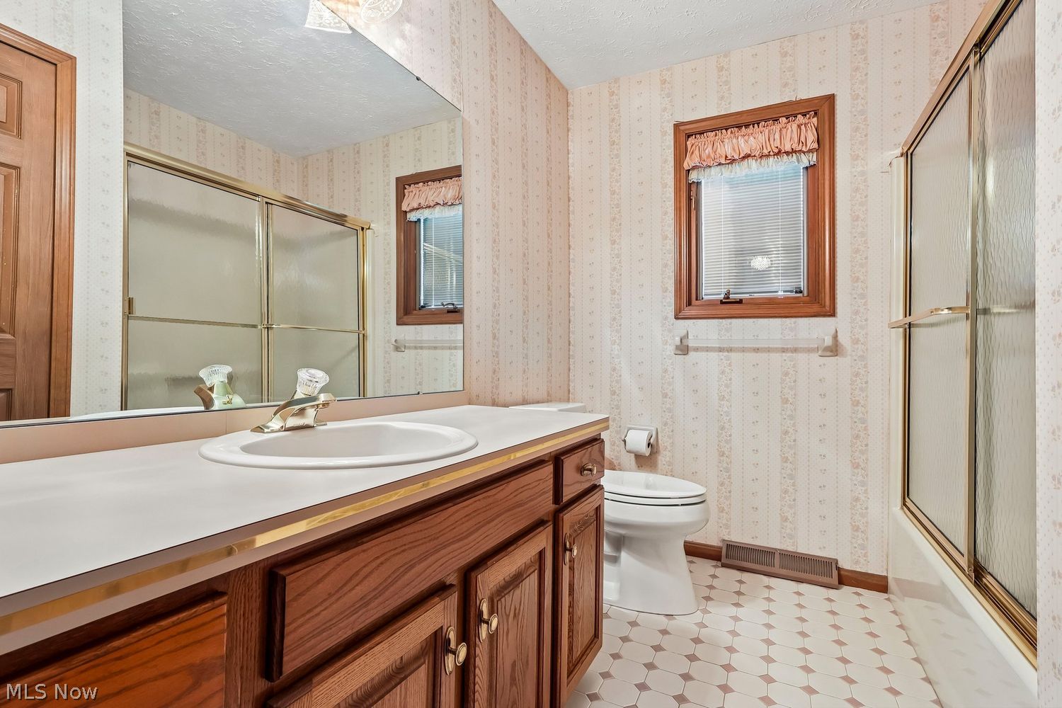 5523 Pheasants Walk Drive North Olmsted OH 44070
