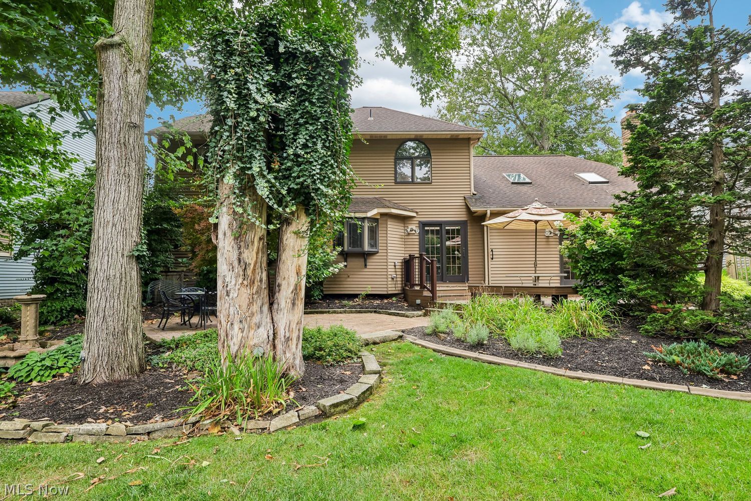 5523 Pheasants Walk Drive North Olmsted OH 44070