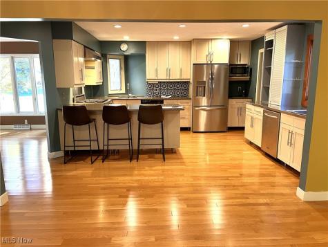 208 Westwind Drive Avon Lake OH 44012