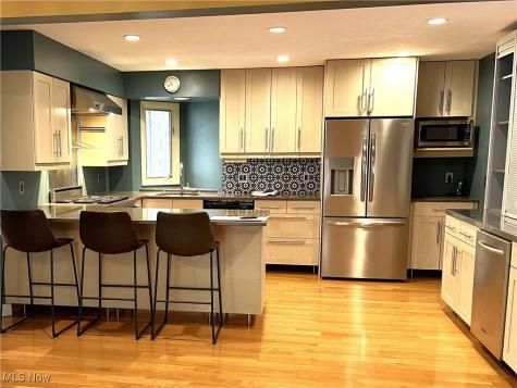 208 Westwind Drive Avon Lake OH 44012