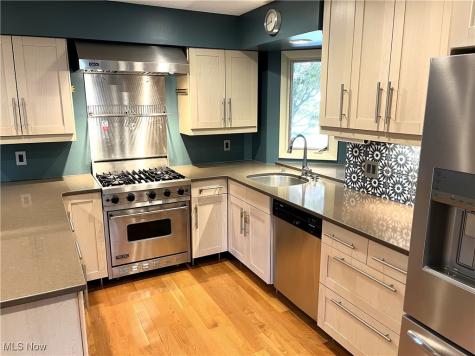 208 Westwind Drive Avon Lake OH 44012