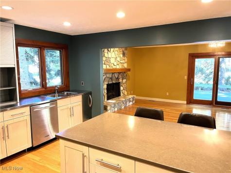 208 Westwind Drive Avon Lake OH 44012