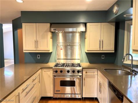 208 Westwind Drive Avon Lake OH 44012