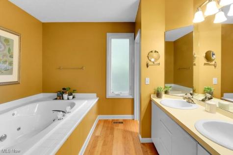 208 Westwind Drive Avon Lake OH 44012