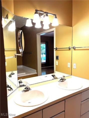 208 Westwind Drive Avon Lake OH 44012