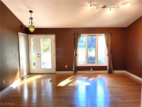 208 Westwind Drive Avon Lake OH 44012