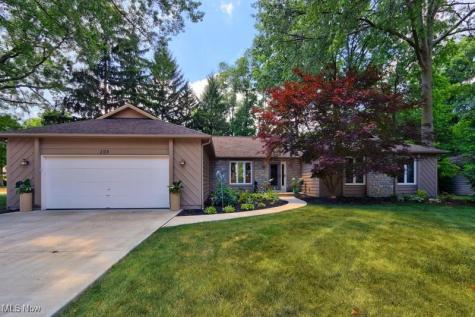208 Westwind Drive Avon Lake OH 44012