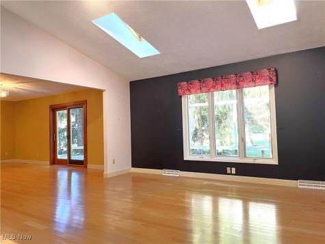 208 Westwind Drive Avon Lake OH 44012