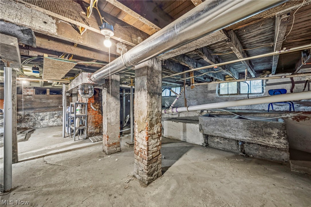 305 W 53rd Street Ashtabula OH 44004