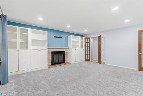 537 Randall Road Elyria OH 44035