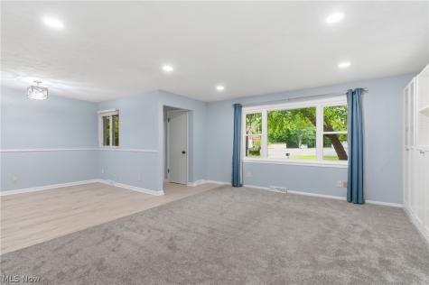 537 Randall Road Elyria OH 44035