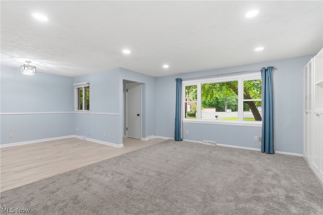 537 Randall Road Elyria OH 44035