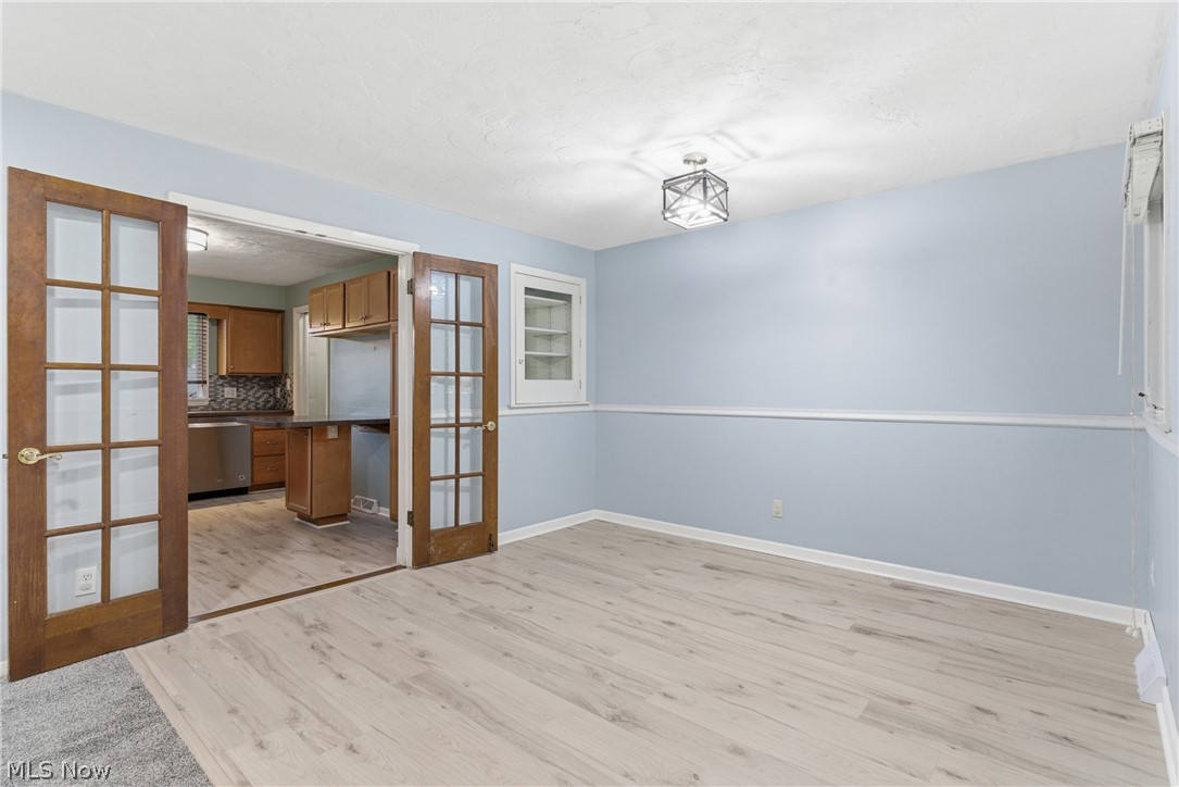 537 Randall Road Elyria OH 44035