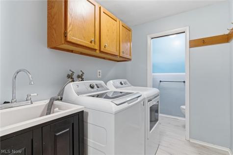 537 Randall Road Elyria OH 44035