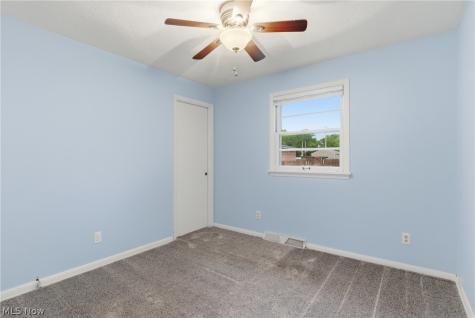 537 Randall Road Elyria OH 44035