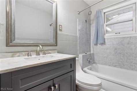 537 Randall Road Elyria OH 44035
