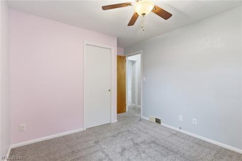537 Randall Road Elyria OH 44035