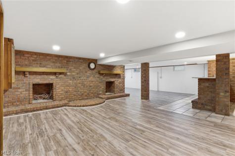 537 Randall Road Elyria OH 44035