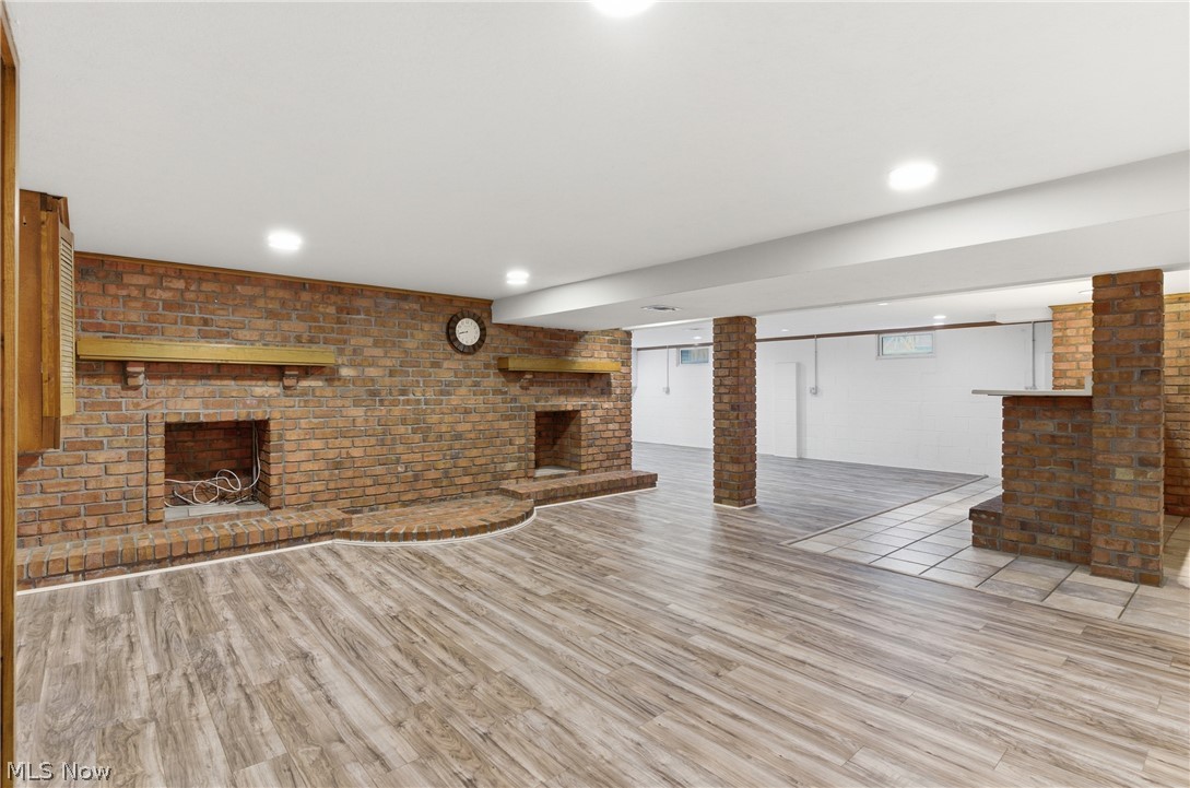 537 Randall Road Elyria OH 44035
