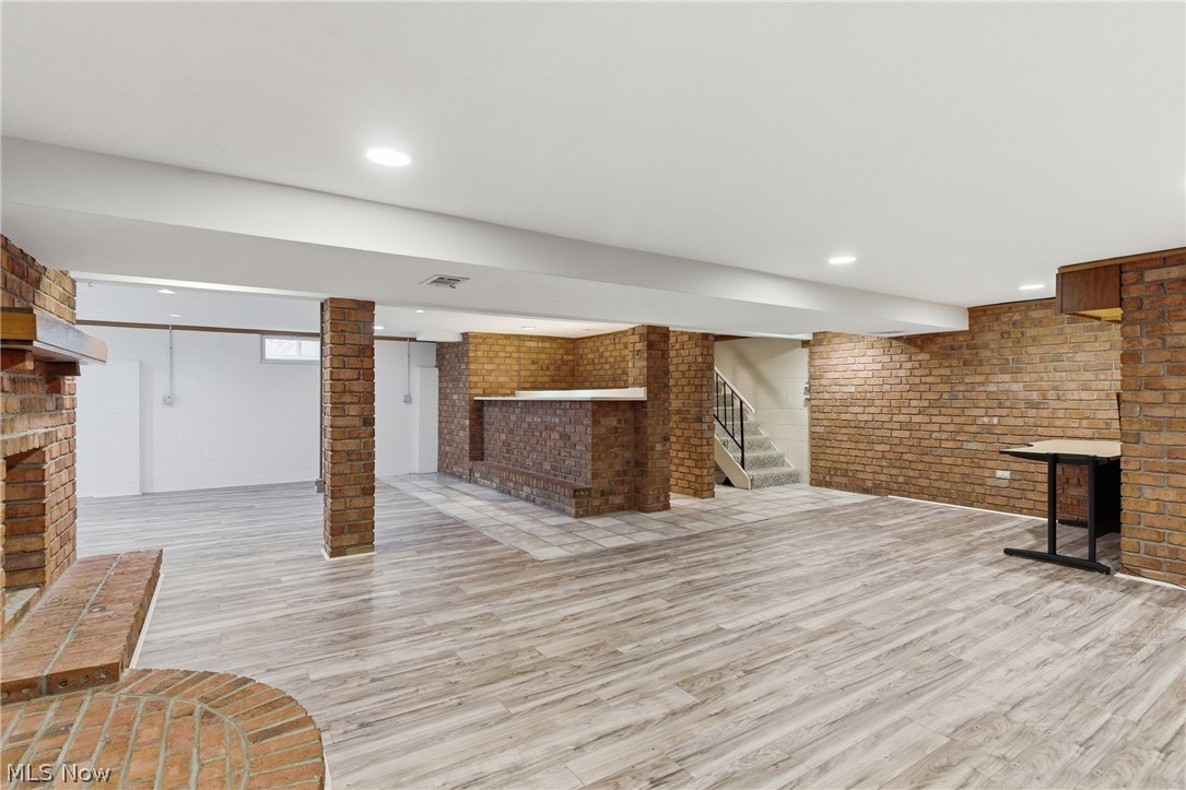537 Randall Road Elyria OH 44035