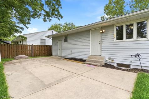 537 Randall Road Elyria OH 44035