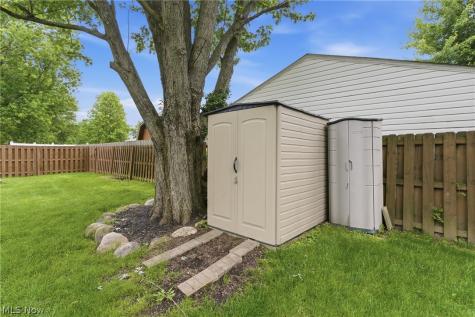537 Randall Road Elyria OH 44035