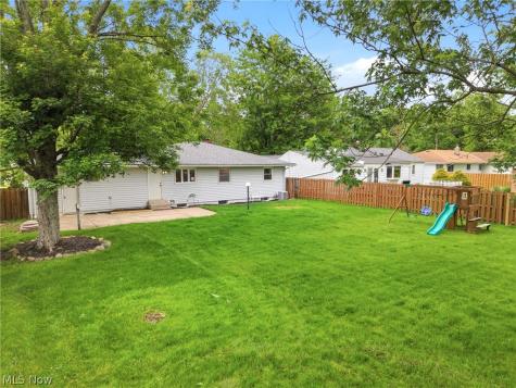 537 Randall Road Elyria OH 44035
