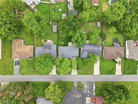 537 Randall Road Elyria OH 44035